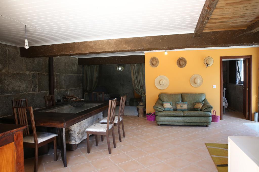 Casa Do Escoivo Hotell Loivos da Ribeira Exteriör bild